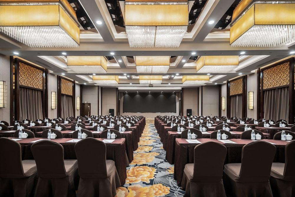 Minshan Lhasa Grand Hotel Chengdu Eksteriør billede
