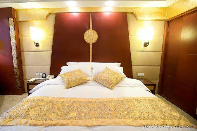 Minshan Lhasa Grand Hotel Chengdu Værelse billede